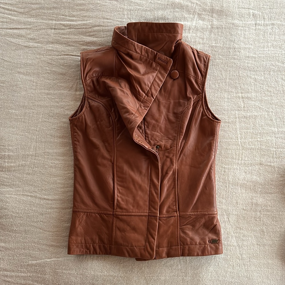 EMU Leather Outback Vest - Picture 3 of 8